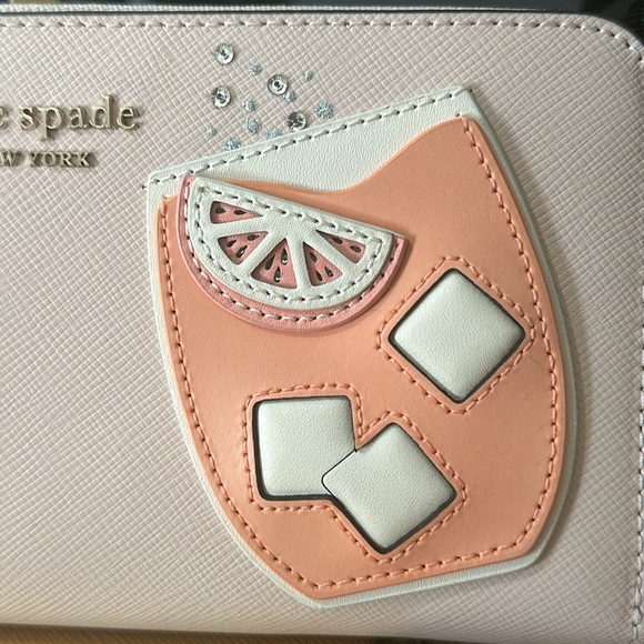 Kate spade embellished Zip around wallet EUC - Picture 6 of 17
